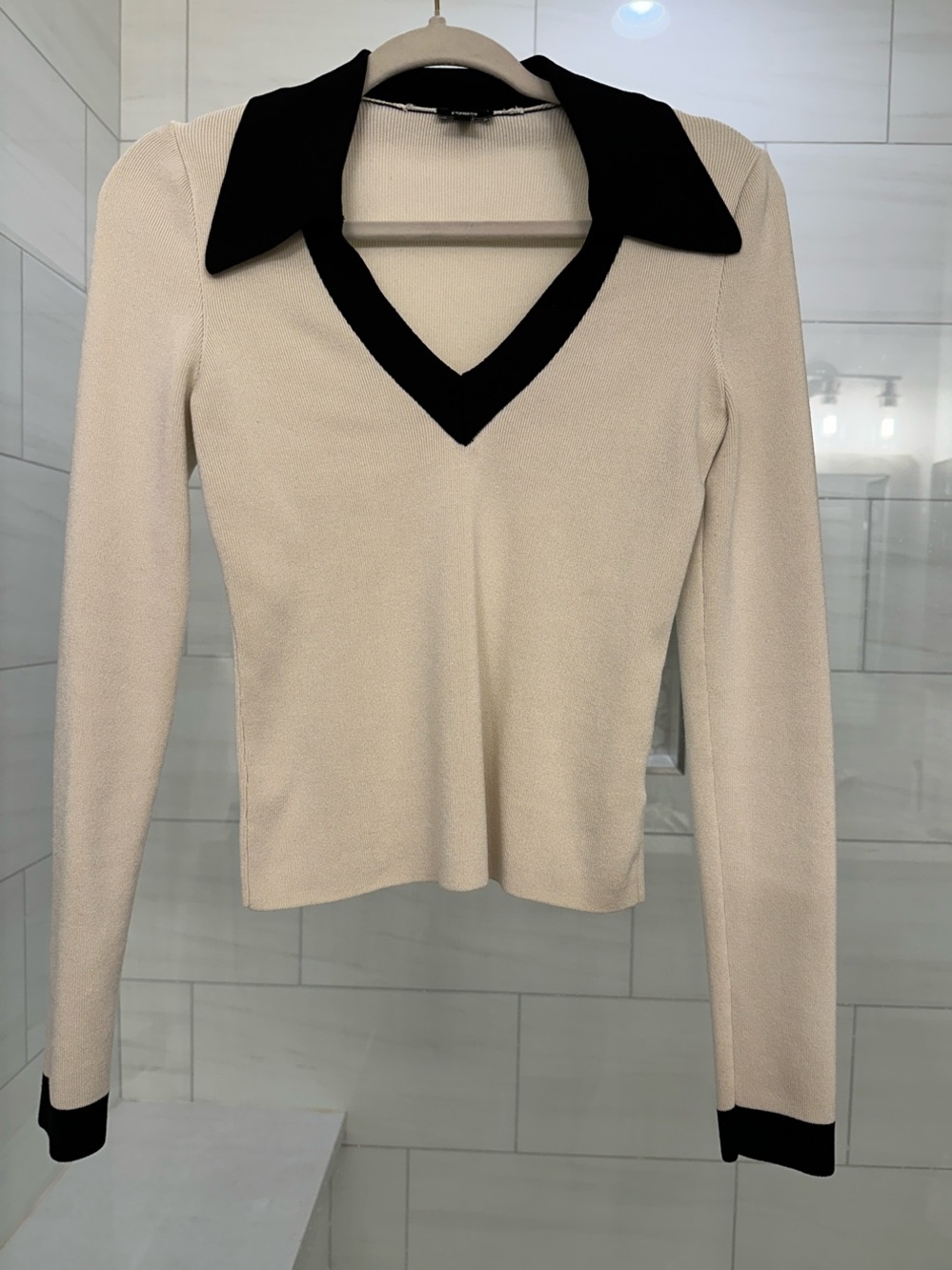 Express Cream Long Sleeve V-Neck Top with Black Collar